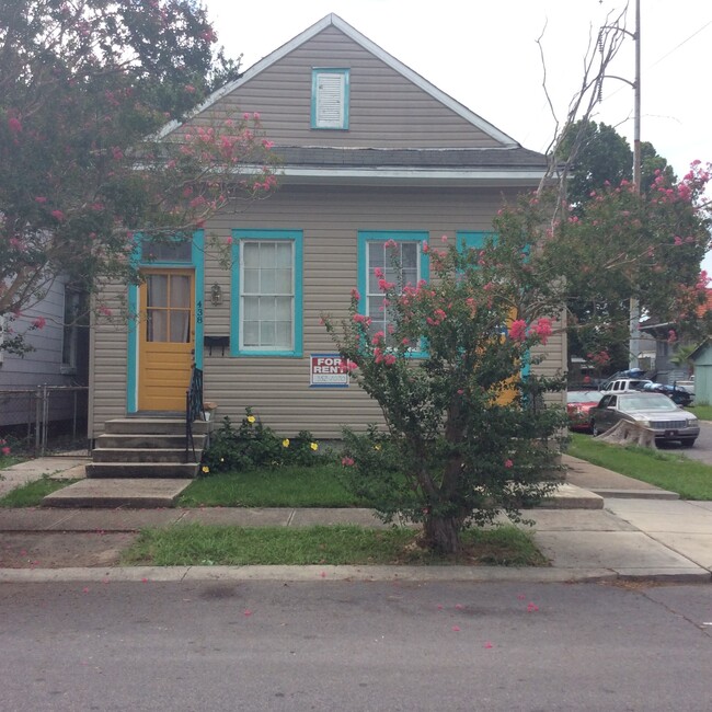 Building Photo - 438 S Pierce St
