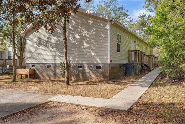 Building Photo - 2243 S Meridian St