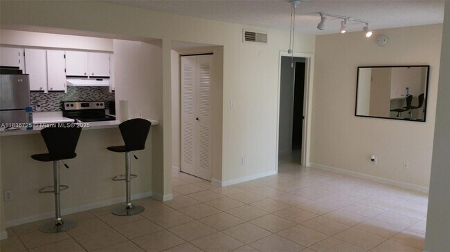 Foto del edificio - 550 S Park Rd