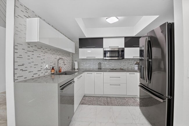 Foto del edificio - 4310 Village Dr