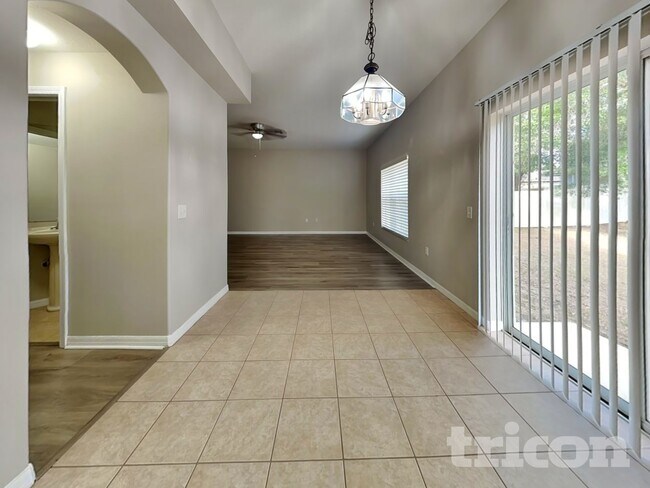 Foto del edificio - 13409 Teaberry Ln