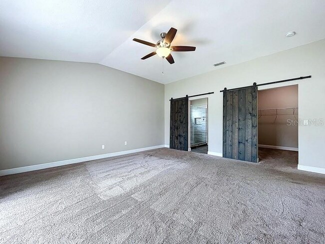 Building Photo - 2049 Darlington Oak Dr
