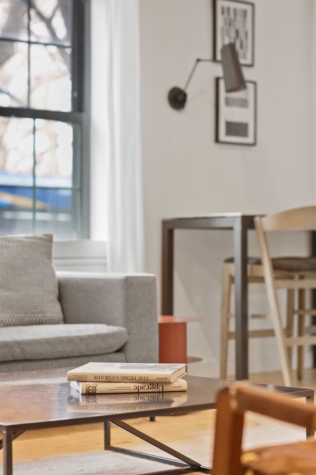 Building Photo - 1160 5th Ave