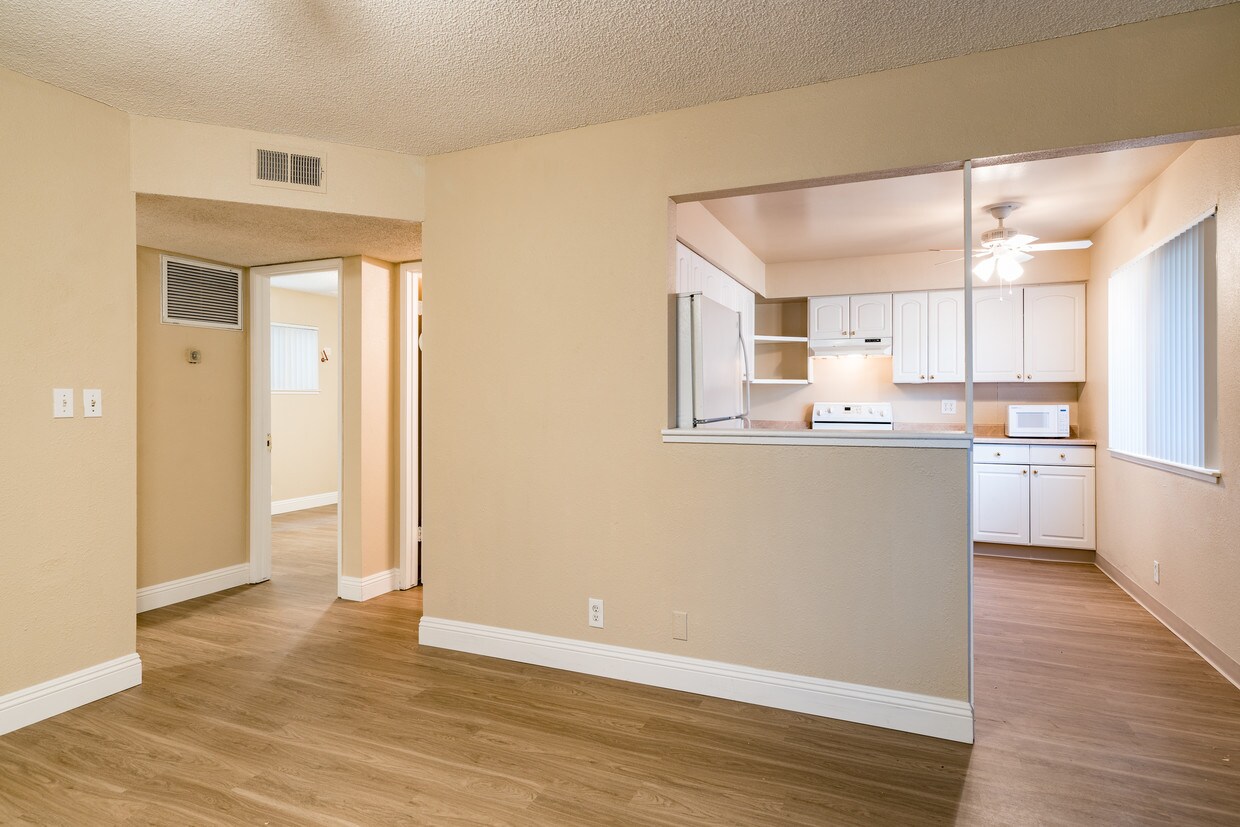 Foto principal - 2297 E Shaw Ave
