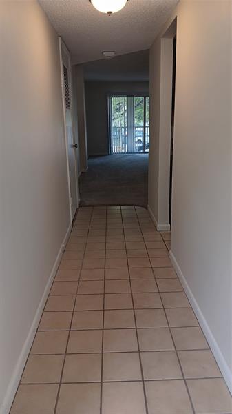 Foto del edificio - 8735 Ramblewood Dr