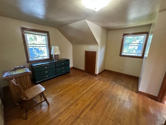 Building Photo - 644 W Judson Ave