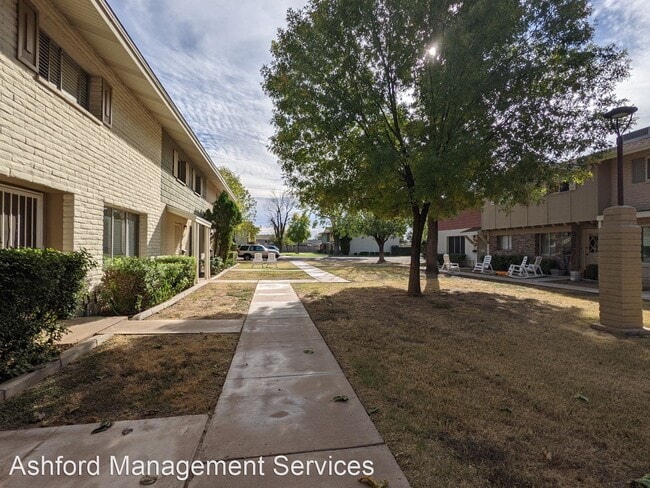 Building Photo - 3 br, 2.5 bath House - 8446 E Montebello Ave