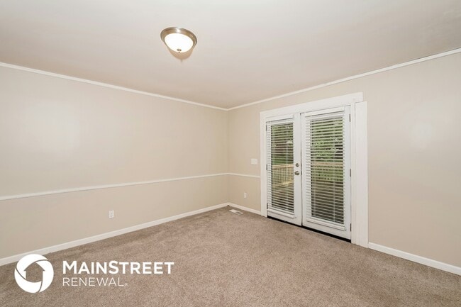 Building Photo - 636 Cresap Cir NE