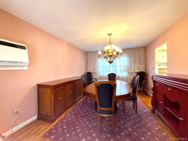 Foto del edificio - 15 Sherry Ln