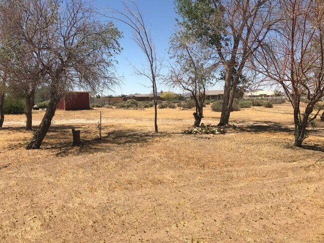 Foto del edificio - COUNTRY LIVING 2 BEDROOM HOME IN APPLE VALLEY