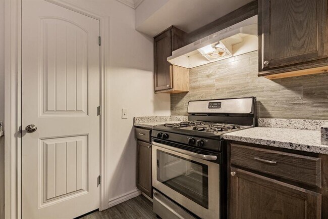 Foto del edificio - 319 E Edwards St