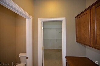 Building Photo - 10375 Borah Park Cir