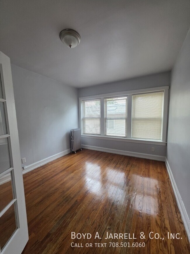 Foto del edificio - 10853 S Vernon Ave