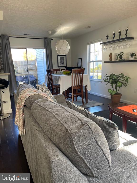 Foto del edificio - 2960 McGee Way