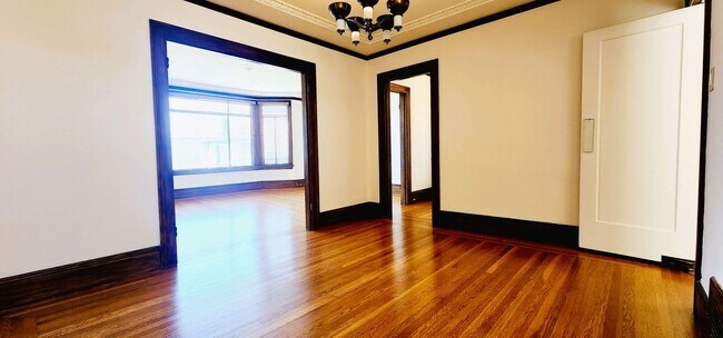 Building Photo - Great Central Sunset Home for Rent