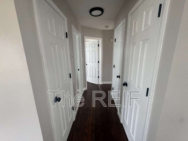 Foto del edificio - 3324 Greenfield Rd