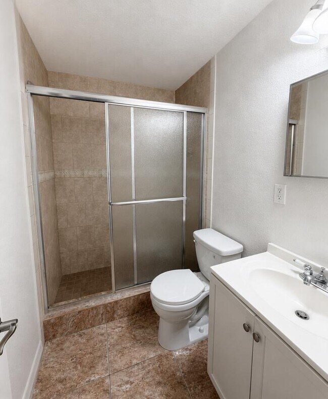 Building Photo - 4406 Elderberry Dr