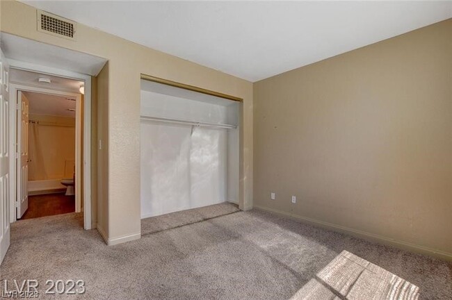 Foto del edificio - 2963 Juniper Hills Blvd