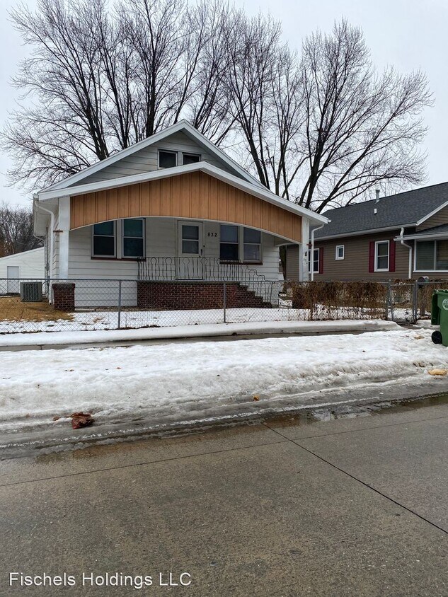 Primary Photo - 2 br, 1 bath House - 832 Riehl