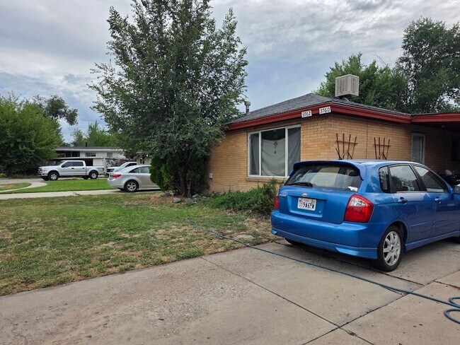 Foto del edificio - 3760 RedMaple Rd E