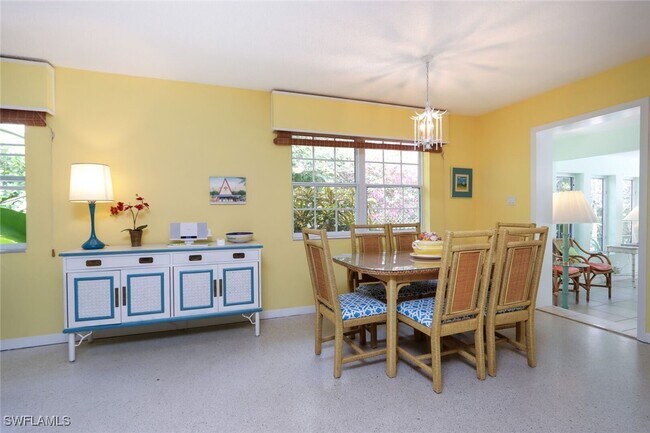 Foto del edificio - 361 1st Ave N