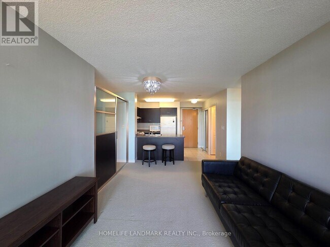 Photo du bâtiment - 88 Grangeway Ave