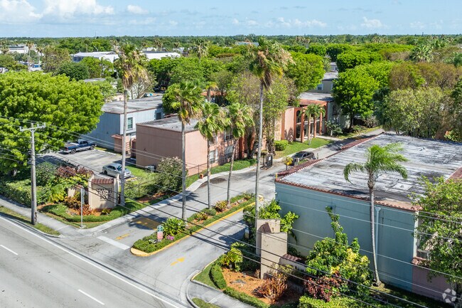 10748-10804 N Kendall Dr - Entrance - Spanish Trace Condominiums
