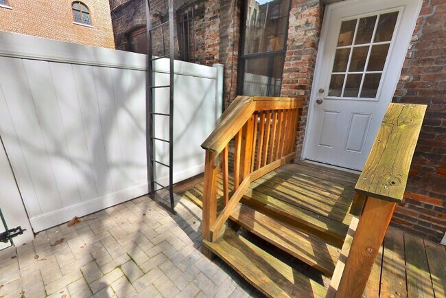 Building Photo - 438 W 52nd St