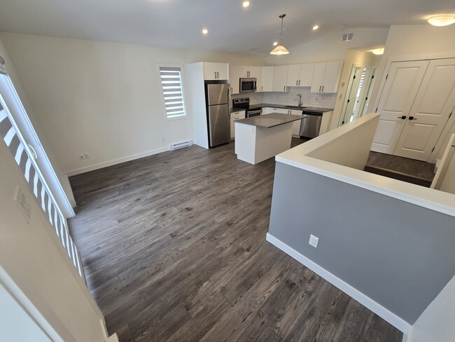 Building Photo - 69 Fermor Ave
