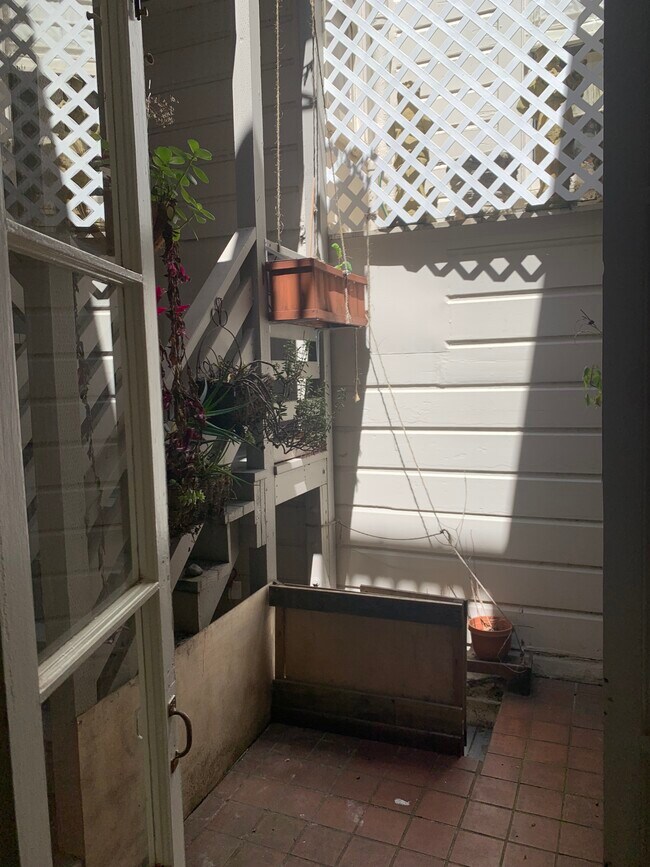 35 Telegraph Pl Unit 35, San Francisco, CA 94133 Condo for Rent in