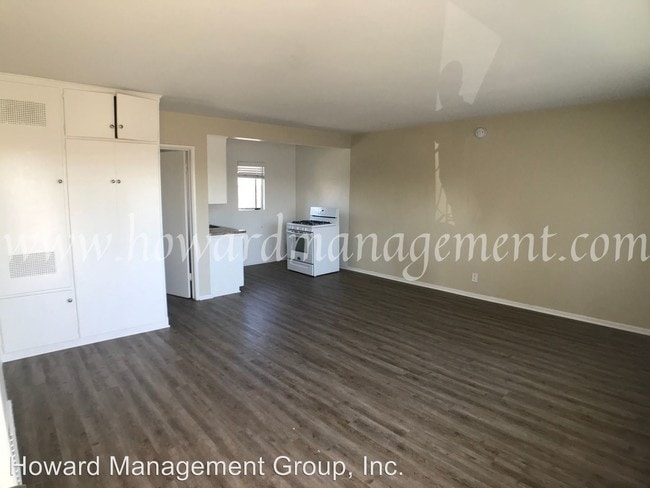 Building Photo - 5453 Alvern Cir
