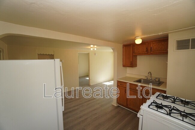 Foto del edificio - 834 Clarkson St
