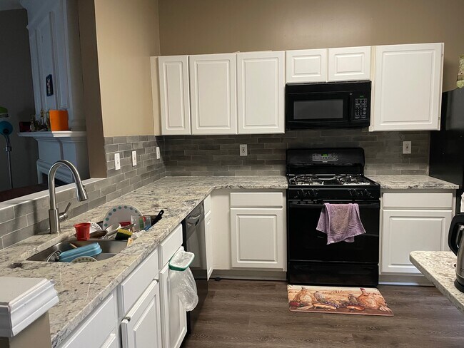 Kitchen - 2623 Ashleigh Ln
