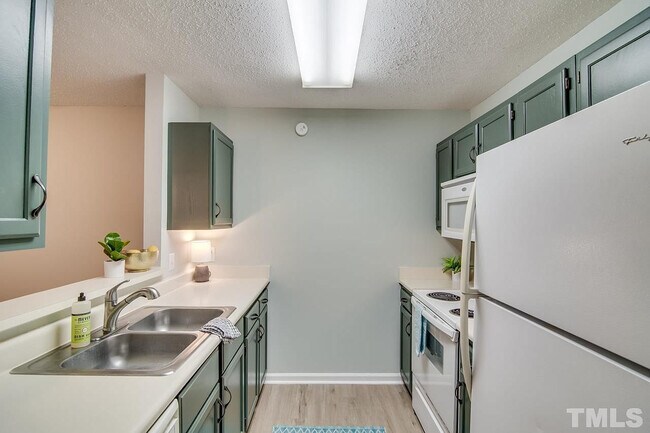 Foto del edificio - Room in Condo on Audubon Lake Dr