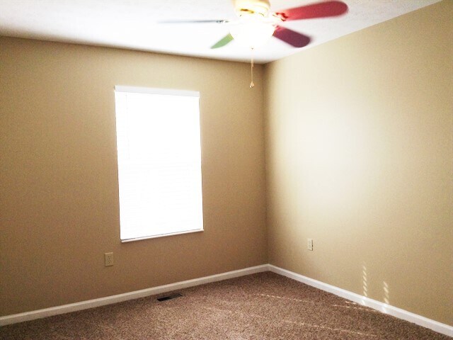 Foto del edificio - 545 Weeping Willow Ln