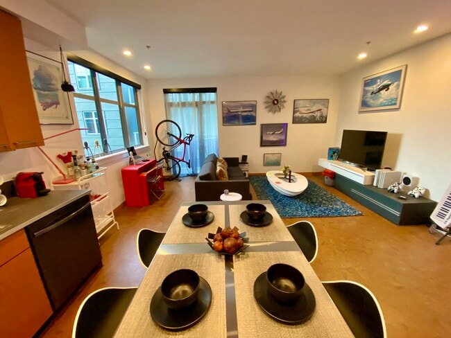 Building Photo - 1414 12th Ave