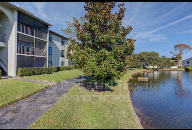 Building Photo - 1516 S Pine Ridge Cir
