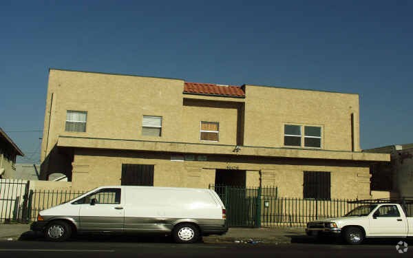 Primary Photo - 4606 S Vermont Ave