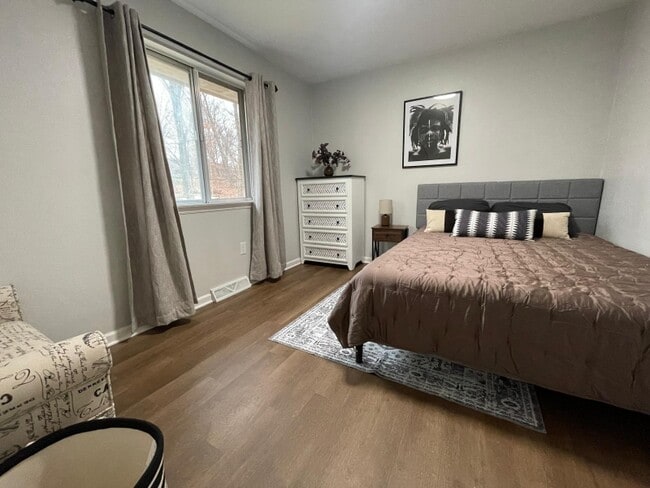 Foto del edificio - 822 Brownwood Dr NW