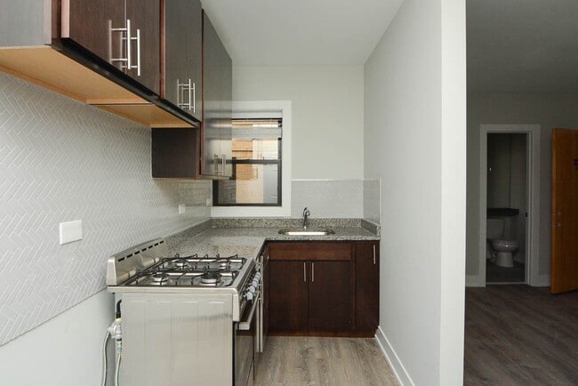 Building Photo - 432.5 W Belden Ave