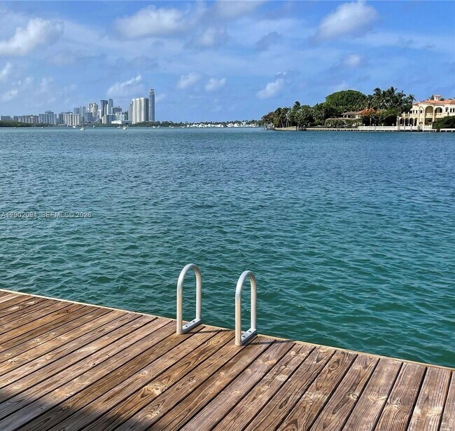 Foto del edificio - 10281 E Bay Harbor Dr