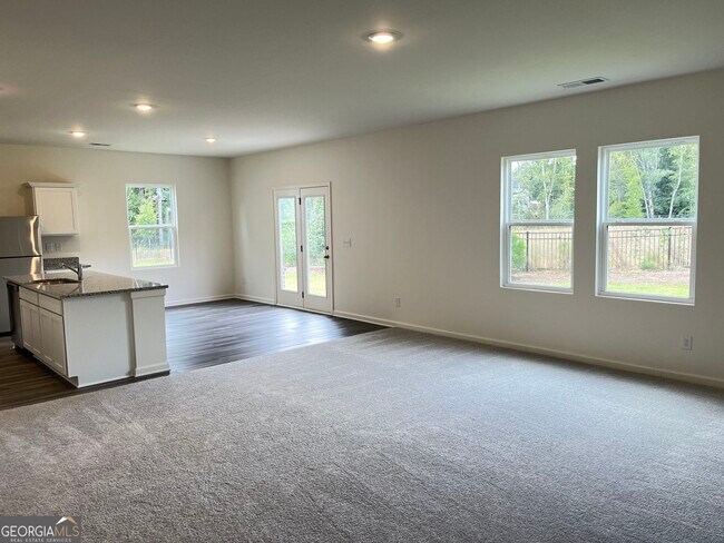 Foto del edificio - 7650 Saffron Ave