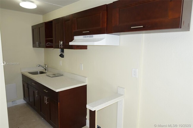 Foto del edificio - 703 NW 19th Terrace