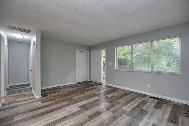 Living Room - 1053 Lexington Ave