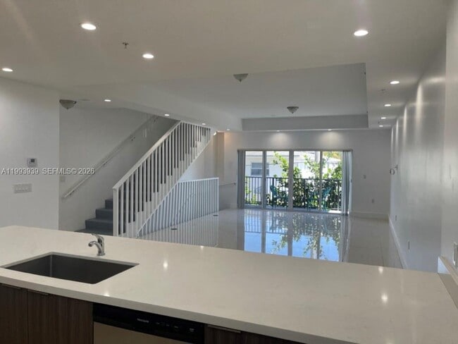 Building Photo - 1813 Madison St