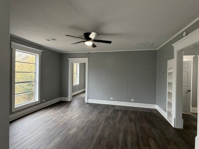 Foto del edificio - 220 E Morgan St