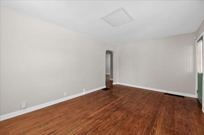 Building Photo - 1506 N Linwood Ave