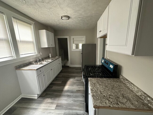 Foto del edificio - 722 Delhi Ave