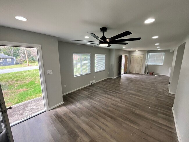 Photo - 1204 Terrell Dr House