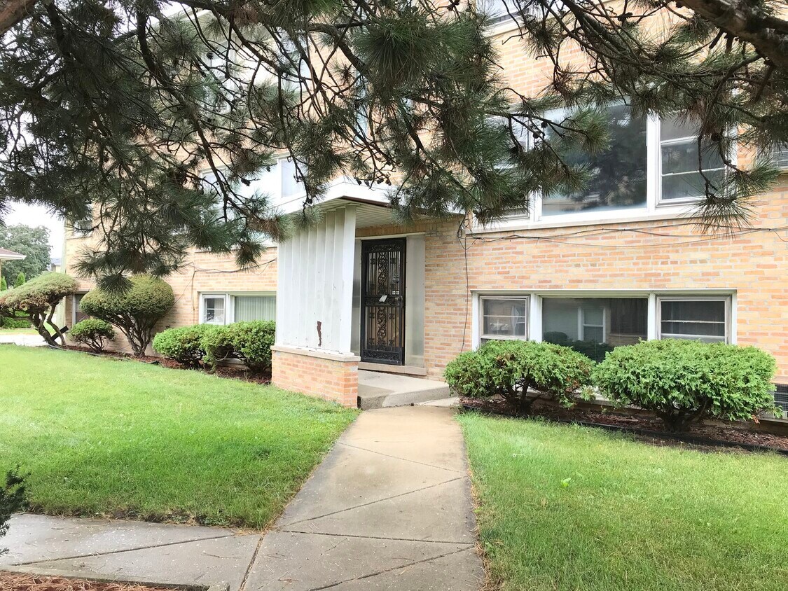 Foto principal - 8038 S Pulaski Rd